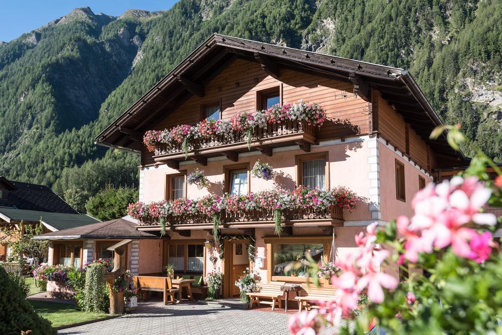 Landhaus Lackner Heiligenblut Bagian luar foto
